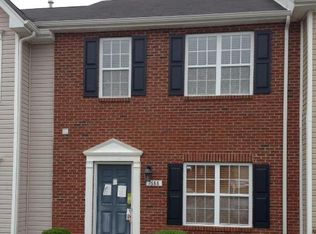 1688 Olivers Crossing Cir, Winston Salem, NC 27127