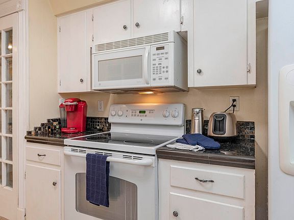 4th image of 163 Vital St
