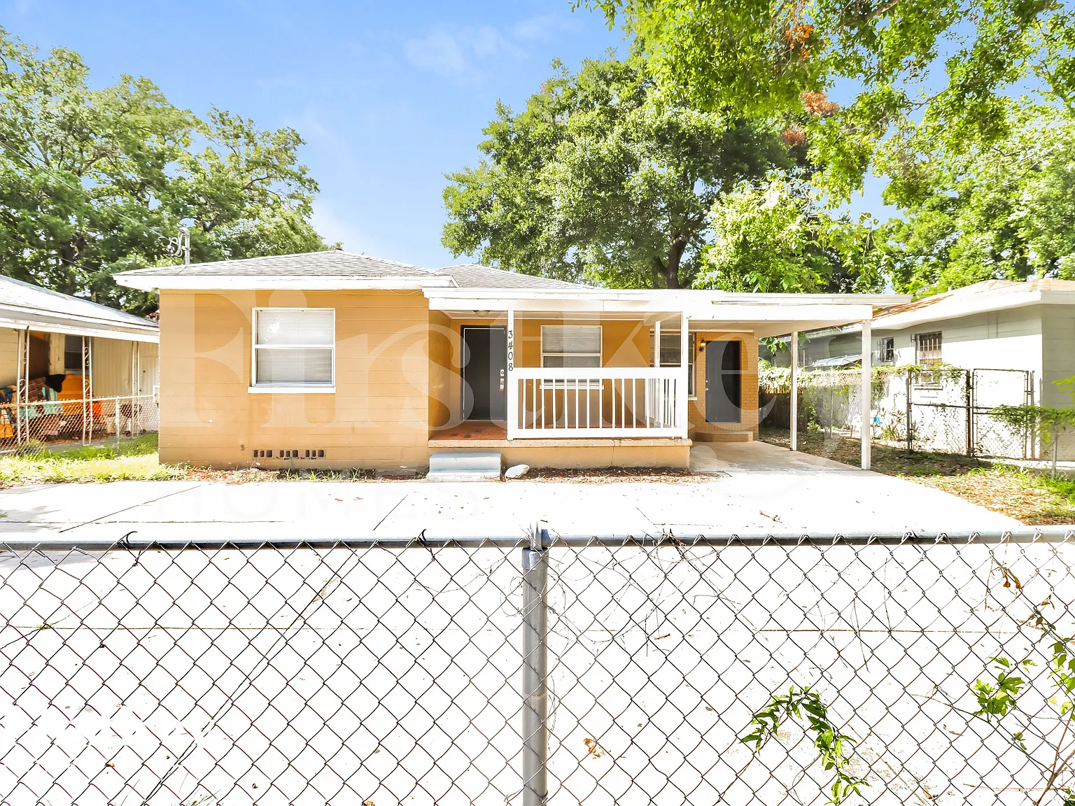 4 bed, 2.0 bath, 1596 sqft, $2,420 — Photo 1