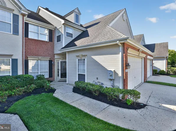 13 Grand Banks Cir, Marlton, NJ 08053