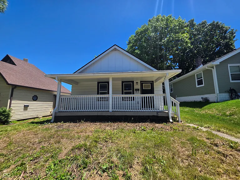 2137 Napoleon St — Photo 1