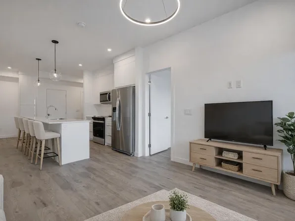 111 Wolf Creek Mnr SE #4304, Calgary, AB T2X 4A1