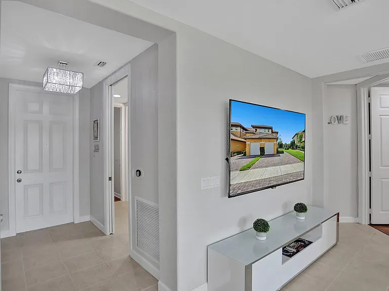 8246 NW 127th Ln #29-C — Photo 5