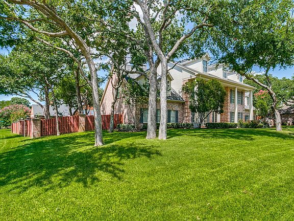 2nd image of 807 Ridgedale Ct
