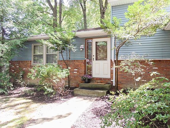 3rd image of 7741 Mapleway Dr