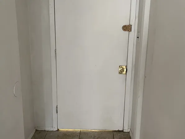 6121 Ridge Ave Studio B, Philadelphia, PA 19128