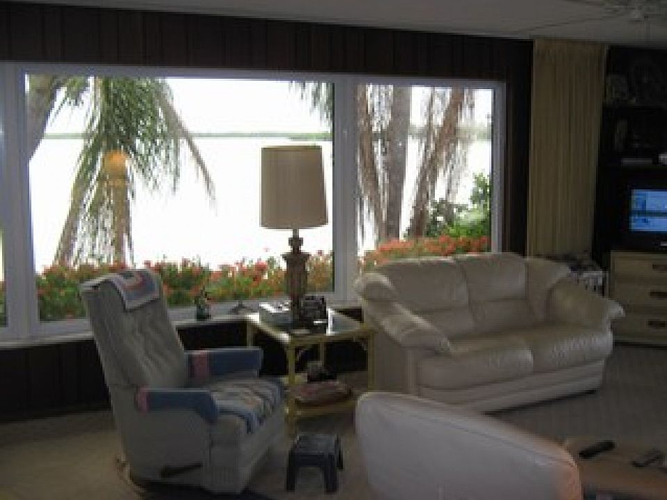 2nd image of 115 W Pago Pago Dr
