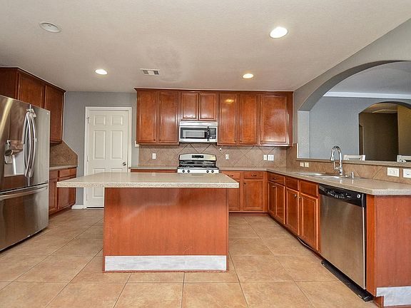 3rd image of 5411 Rio Dr