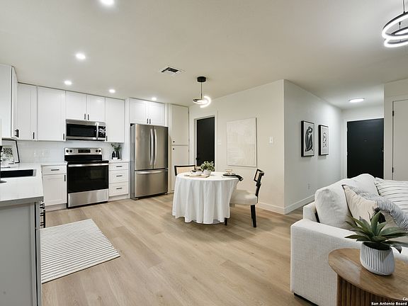 2nd image of 5919 Cliff Rock Dr