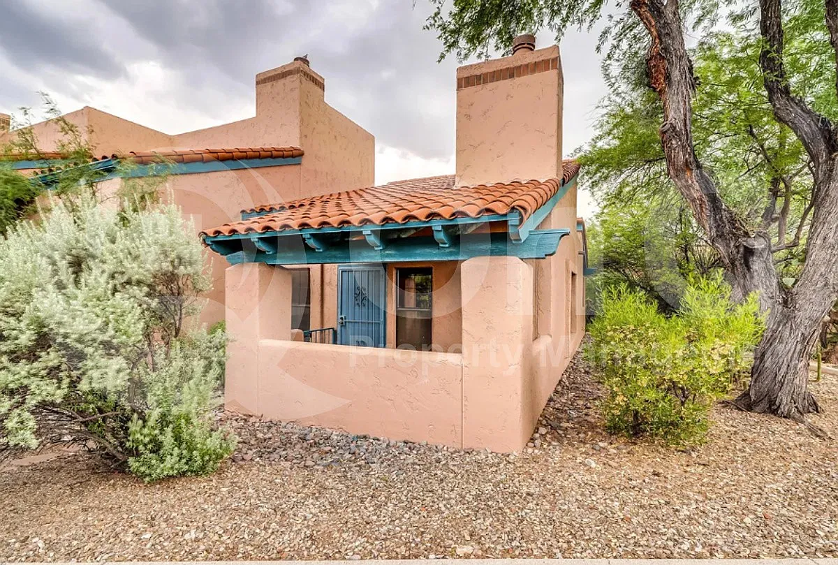1 bed, 1.0 bath, 860 sqft, $1,275 — Photo 1