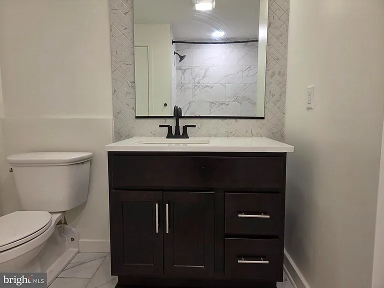 102 Hanover St #208 — Photo 17