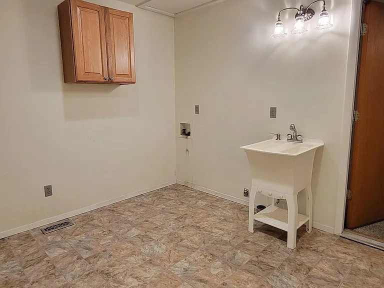 14411 W Maple St — Photo 21