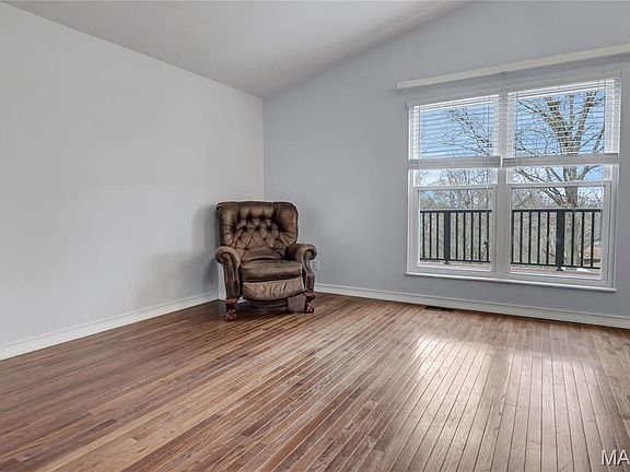 3rd image of 13 Greenfield Dr