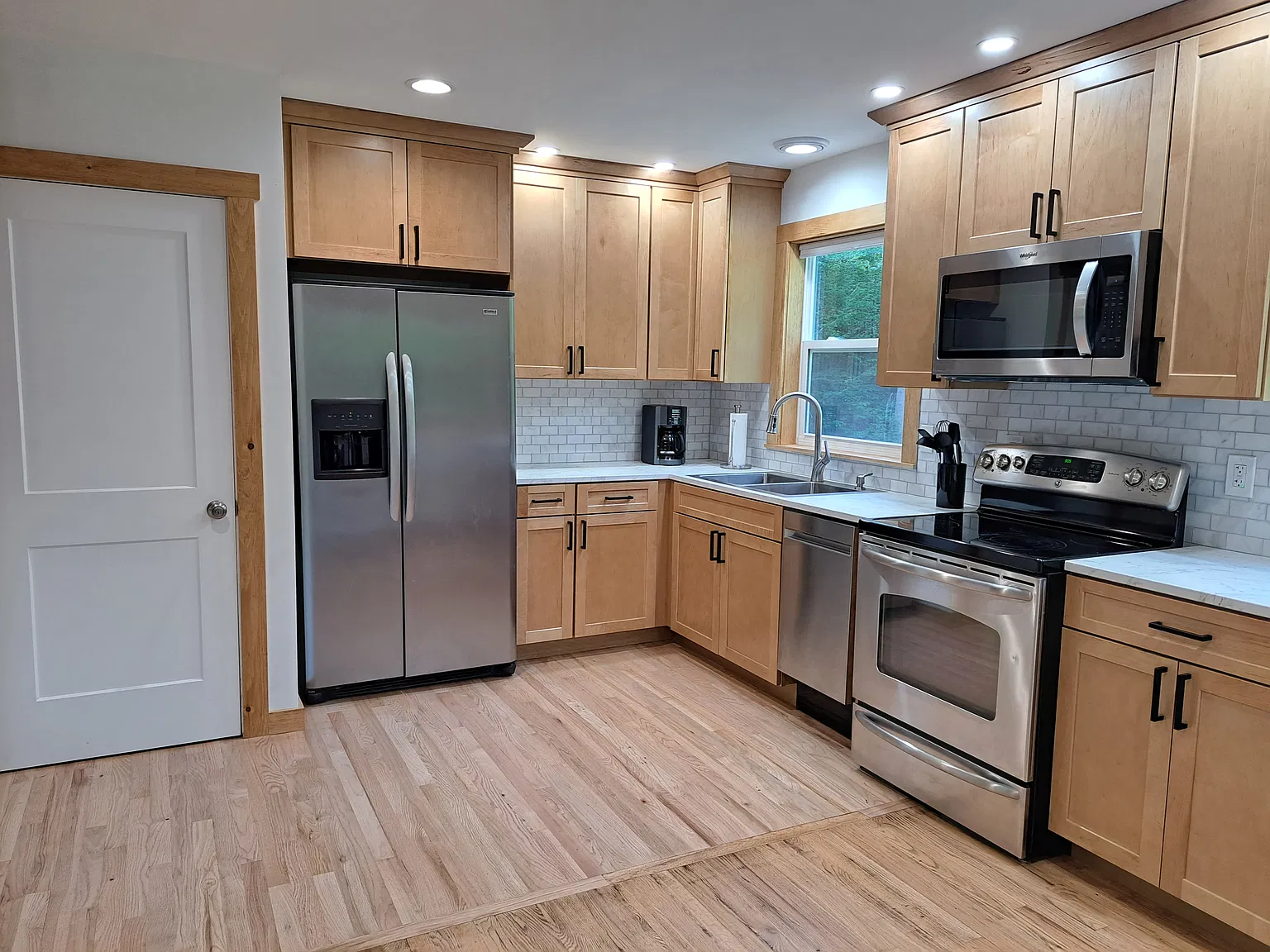 3 bed, 1332 sqft, $2,400 — Photo 3