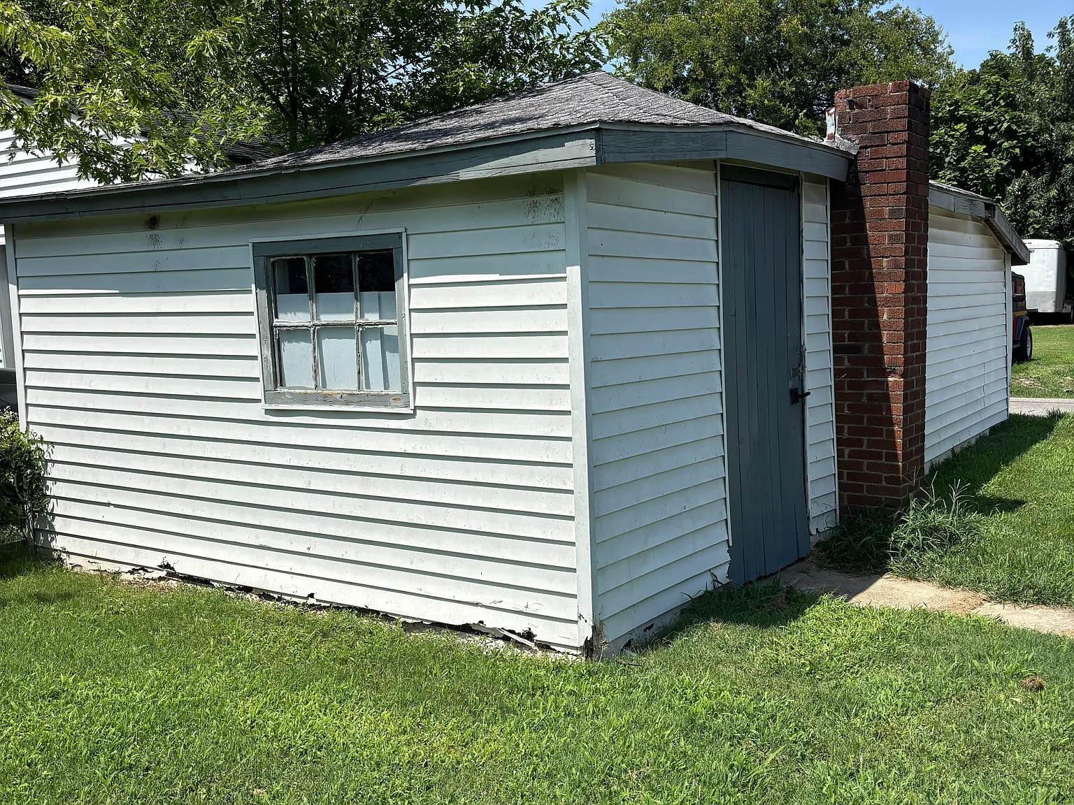 3 bed, 1.5 bath, 1075 sqft, $1,100 — Photo 4