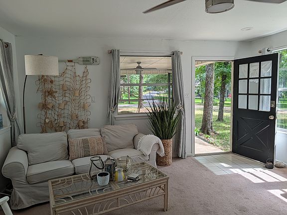 4th image of 155 Lake Dr