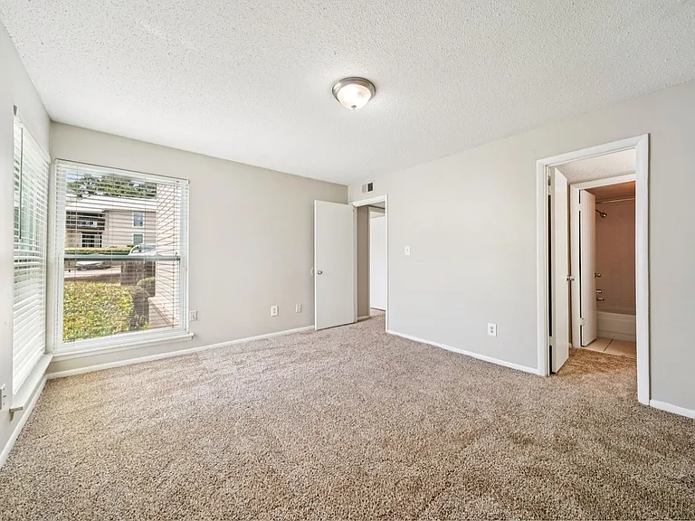 Hills at Hoover Apartments — Photo 44