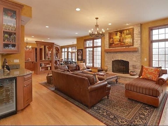 5th image of 8042 W Cheverny Dr