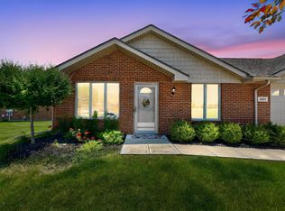 891 Autumn Chase Ln, Marysville, OH 43040