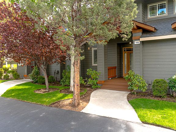 2nd image of 896 Golden Pheasant Dr