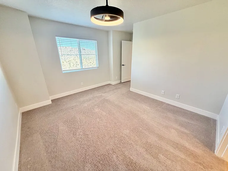 3934 E Fossil Way — Photo 12