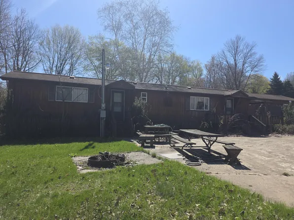 6772 N Claeys Dr, Fountain, MI 49410
