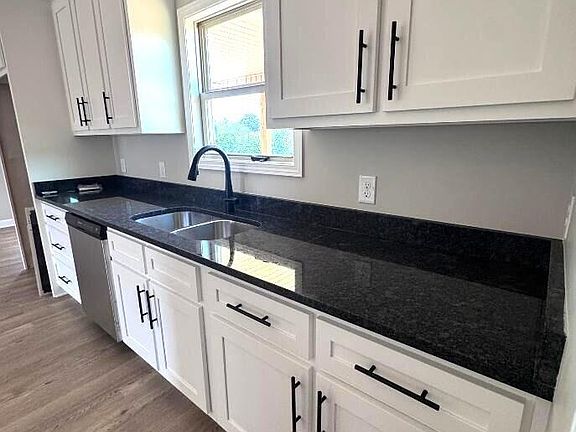 5th image of 115 Flying Quail Ln
