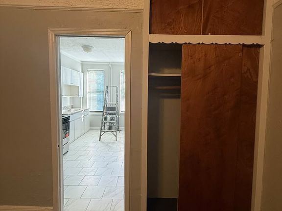 4th image of 7125 Fresh Pond Rd #2R