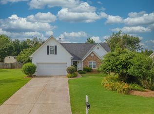 5863 Meadowfield Trce, Flowery Branch, GA 30542