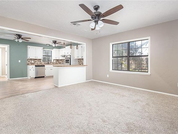 4th image of 408 N Fern Ave