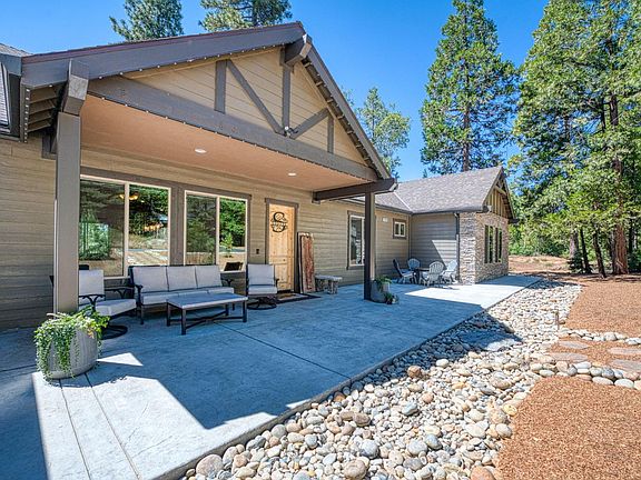 5th image of 42596 Garnet Ln