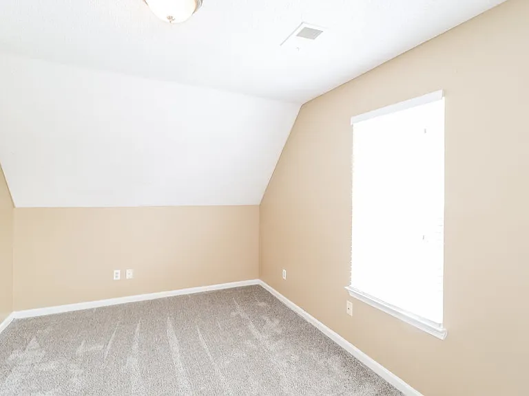 8900 Fulton Cv — Photo 12