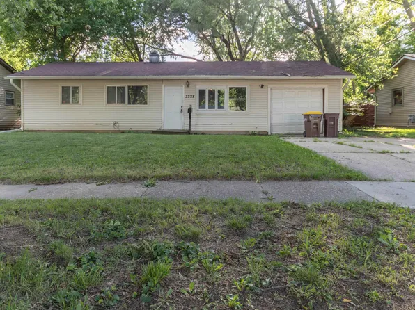 3228 Idlewood Ter, Rockford, IL 61101