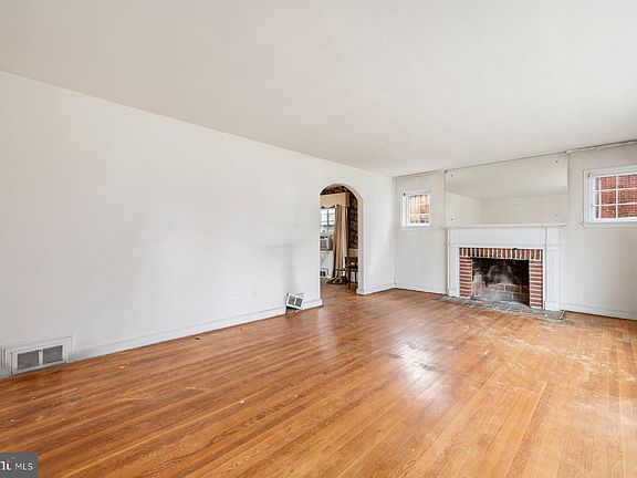 4th image of 1327 Leegate Rd NW