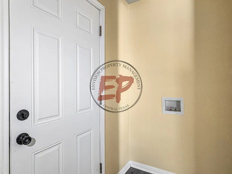 3121 Colonial Ave — Photo 10