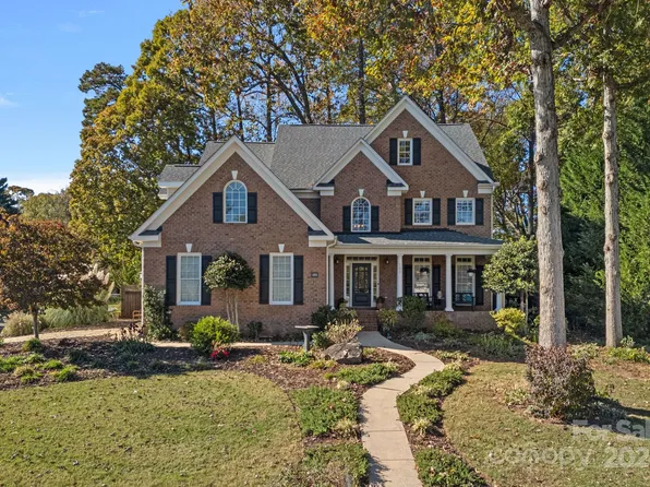 125 Pebble Brook Ln, Mooresville, NC 28117