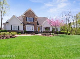 3003 Sutton Woods Ct, Prairie Grove, IL 60012