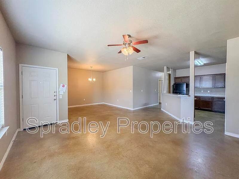 The Greens at 205 Loop — Photo 2