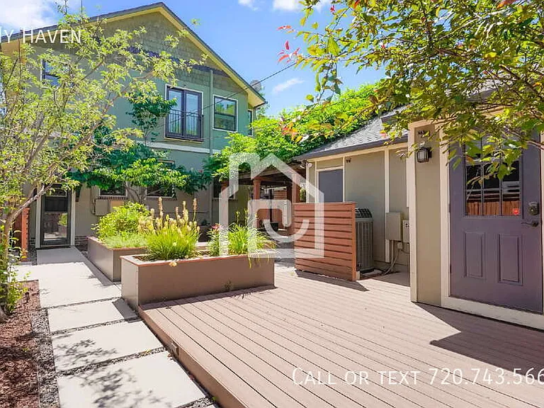 1121 S Williams St — Photo 41