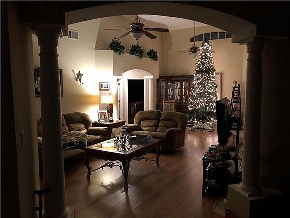 3rd image of 501 E Saint Avide St