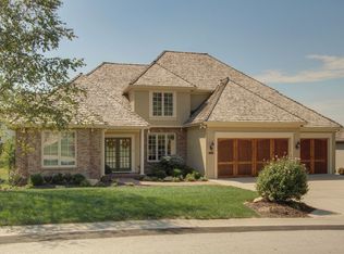 7155 Curth Rdg, Parkville, MO 64152