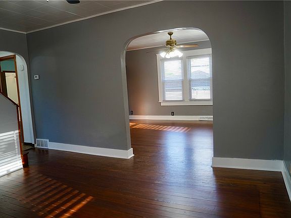 5th image of 308 Hazen Ave E