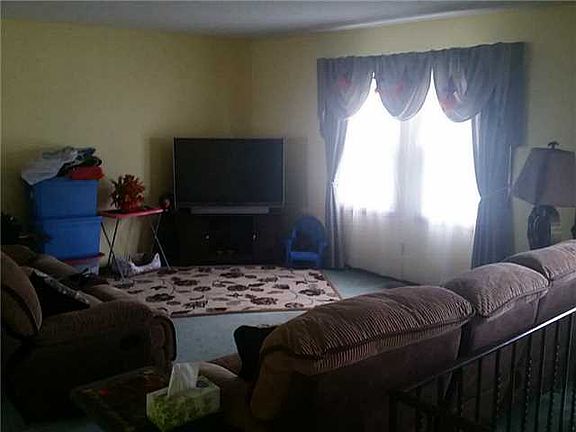 3rd image of 9708 Bishopswood Ln
