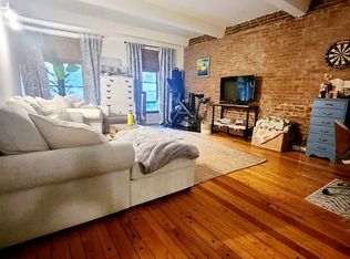 42 W 74th St #1F, New York, NY 10023
