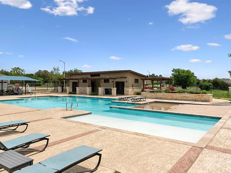 1805 Artesian Springs Xing — Photo 36
