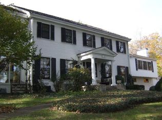 1101 Geneva Rd, St Charles, IL 60174