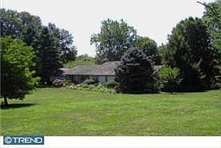 1st image of 10 Penn Oak Ln