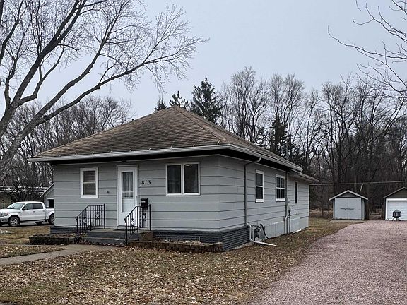 3rd image of 813 E Center St