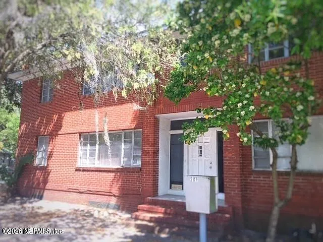 2 bed, 1.0 bath, 1110 sqft, $999 — Photo 3