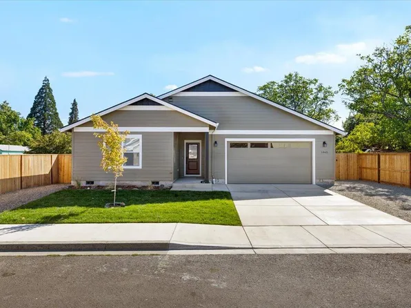1865 Gabriel Way, Medford, OR 97501